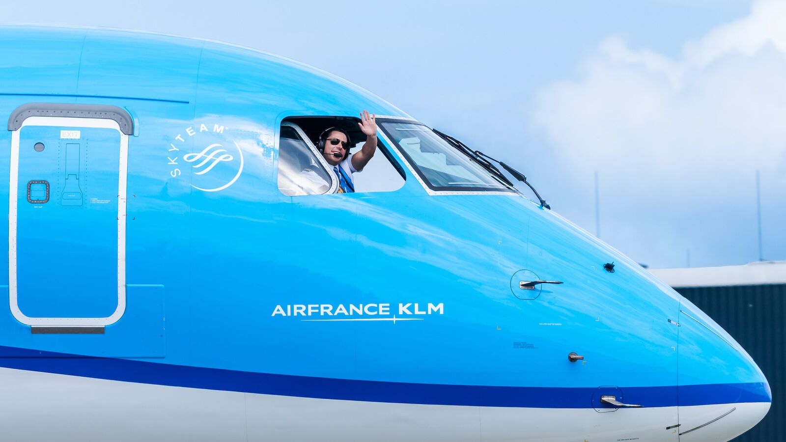 pilot in KLM plane