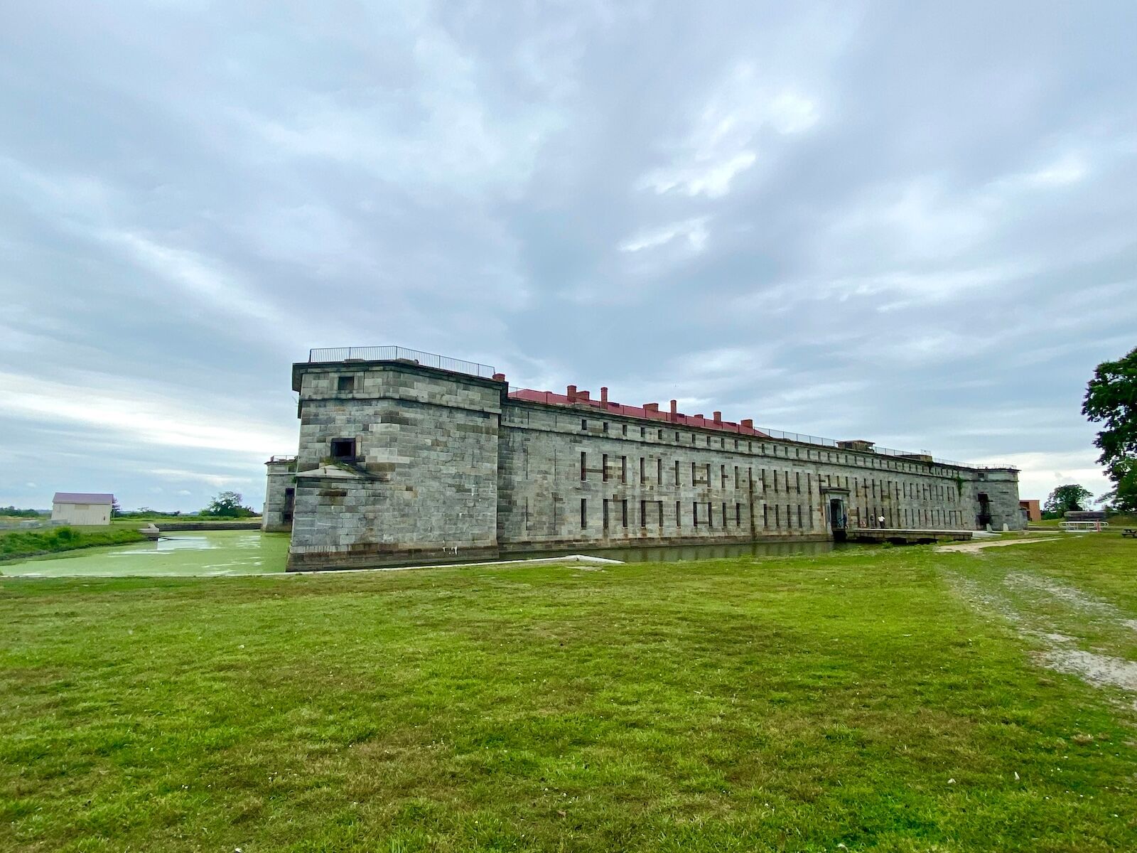 mysterious places in every state - fort delaware 