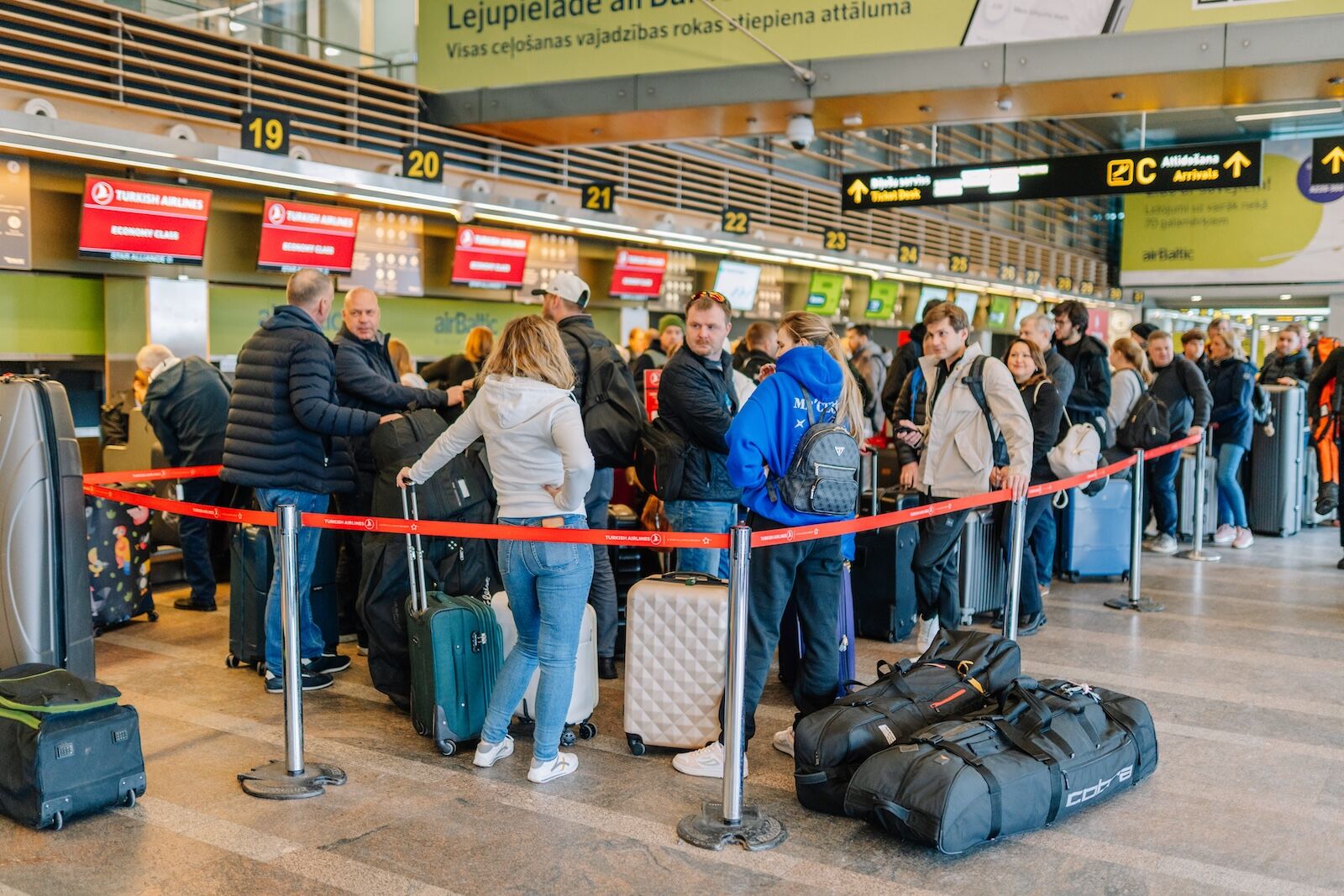 long line at turkish airlines check-in