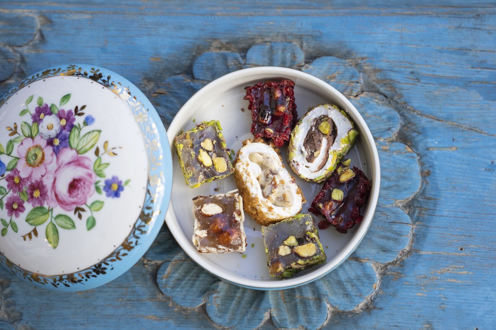Slices of Turkish delight in a bowl