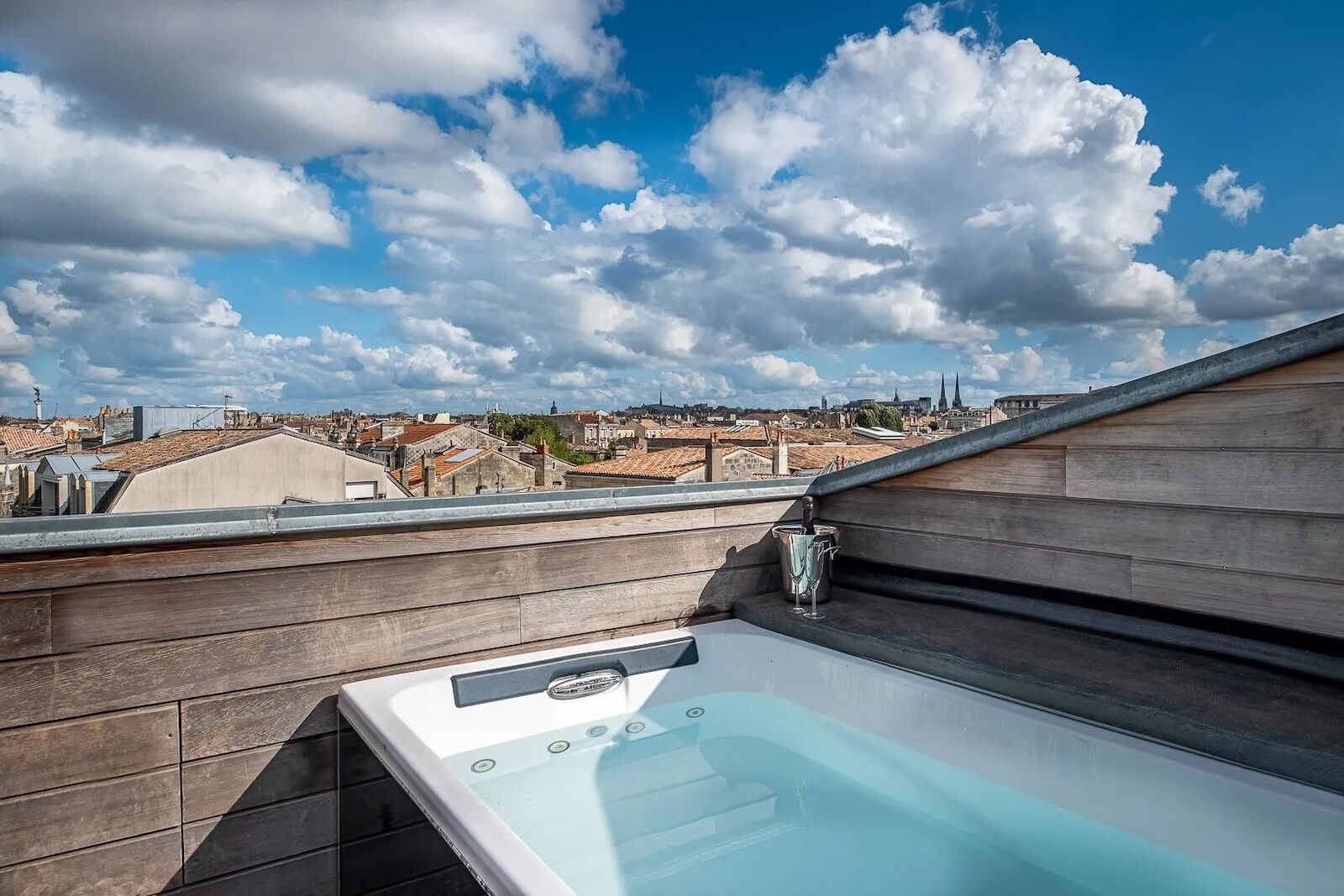 rooftop hot tub at Le Palais Gallien H&ocirc;tel and Spa