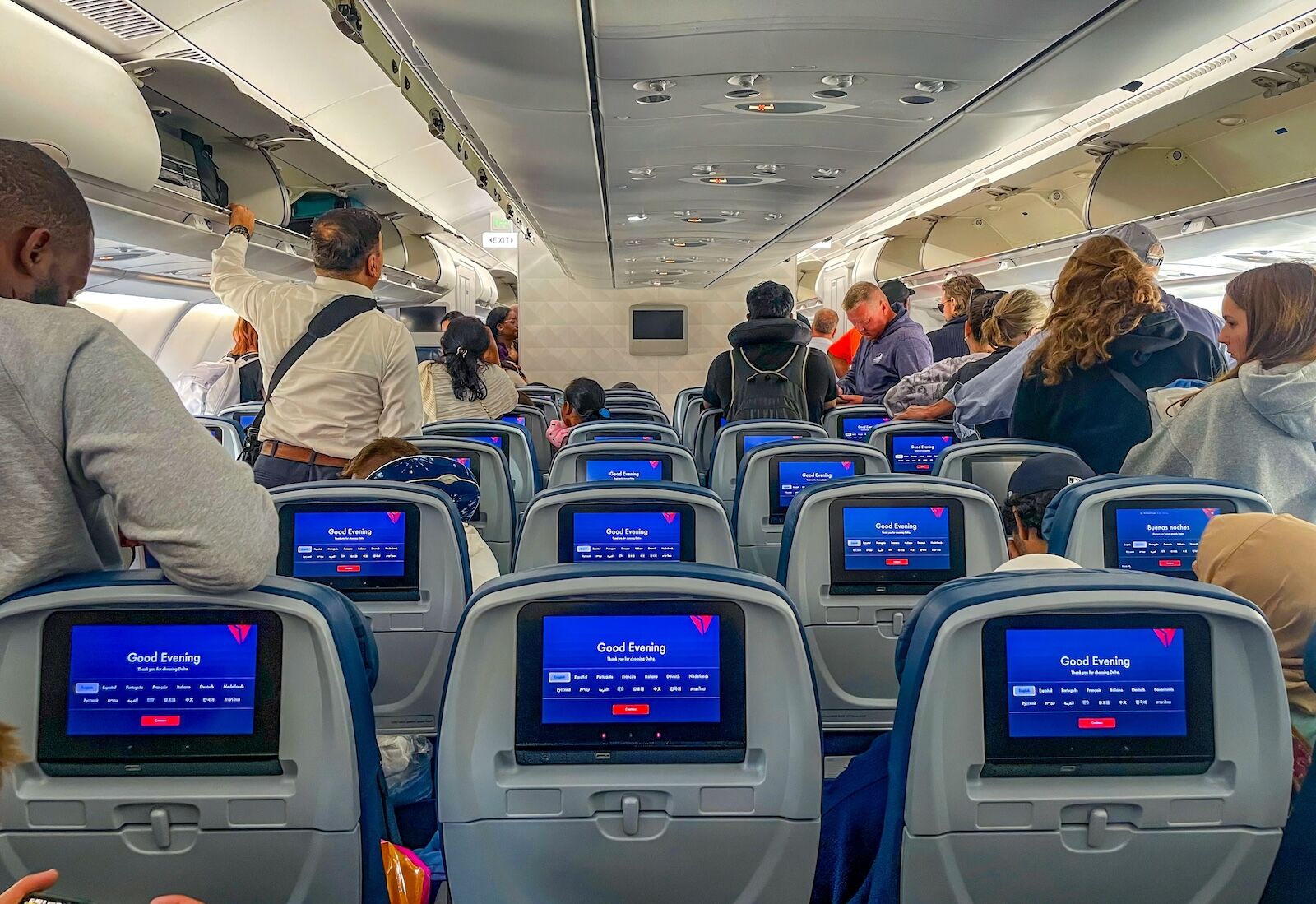 foot hammock ban - people on delt flight