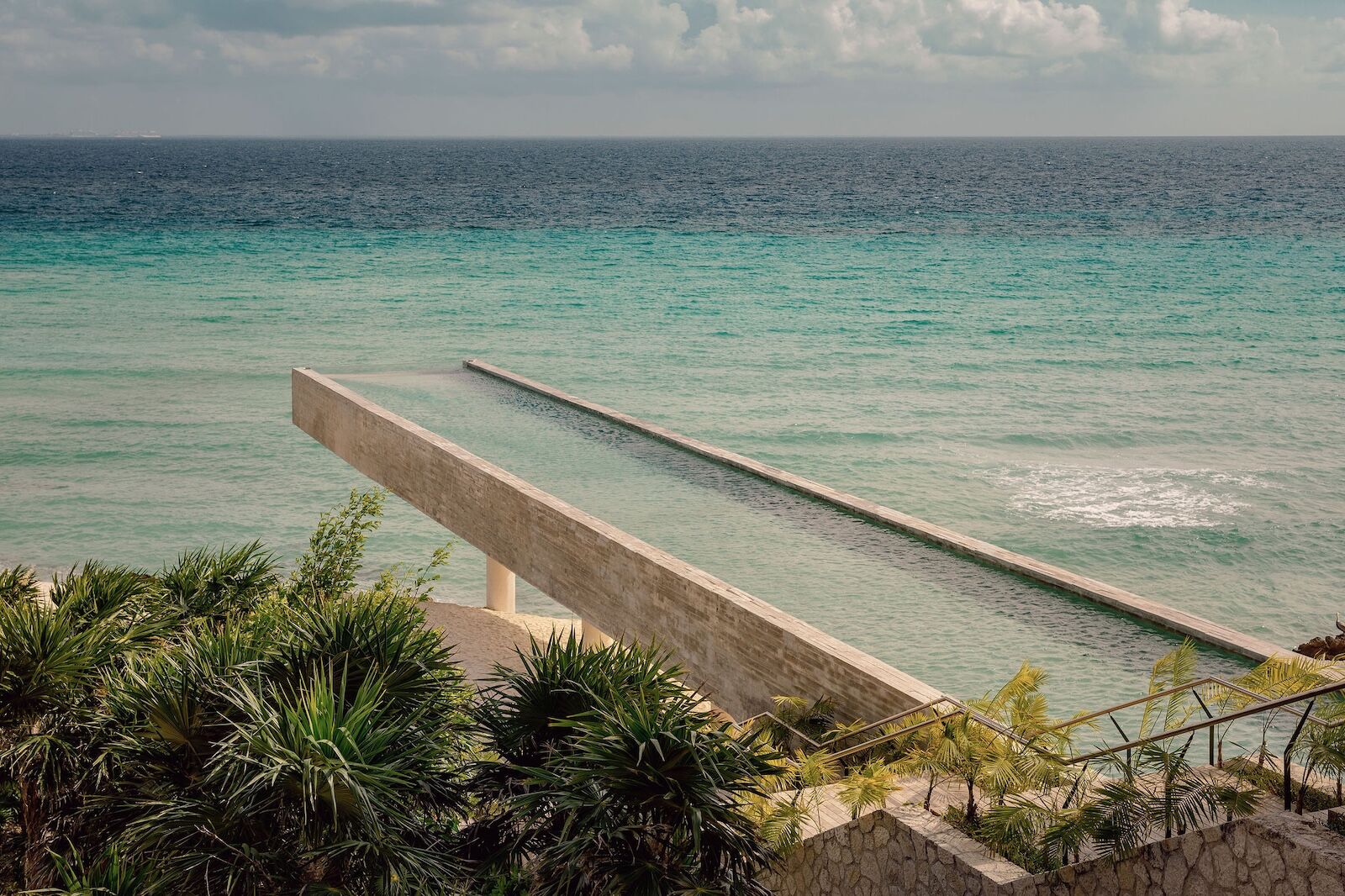 la casa de la playa infinite pool in riviera maya