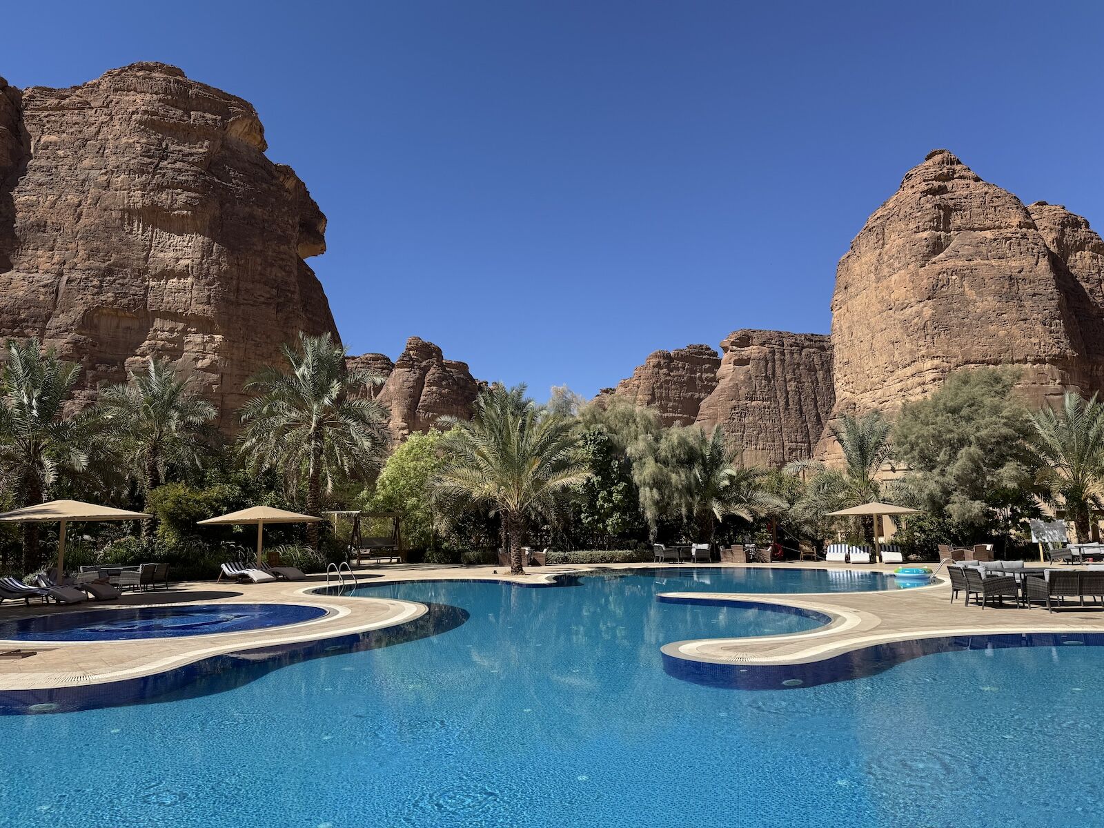 saudi arabia women's beaches - shadane resort