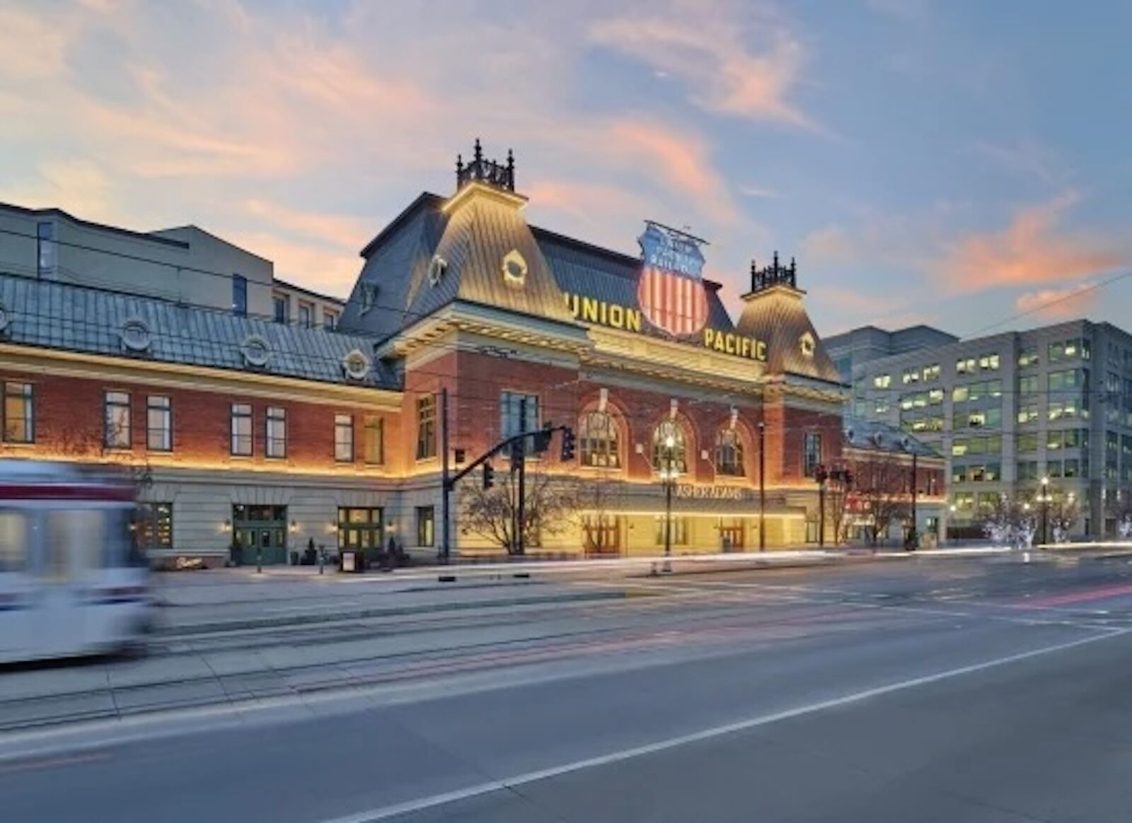 This Upscale Hotel Revives Salt Lake City’s Grand Railroad History