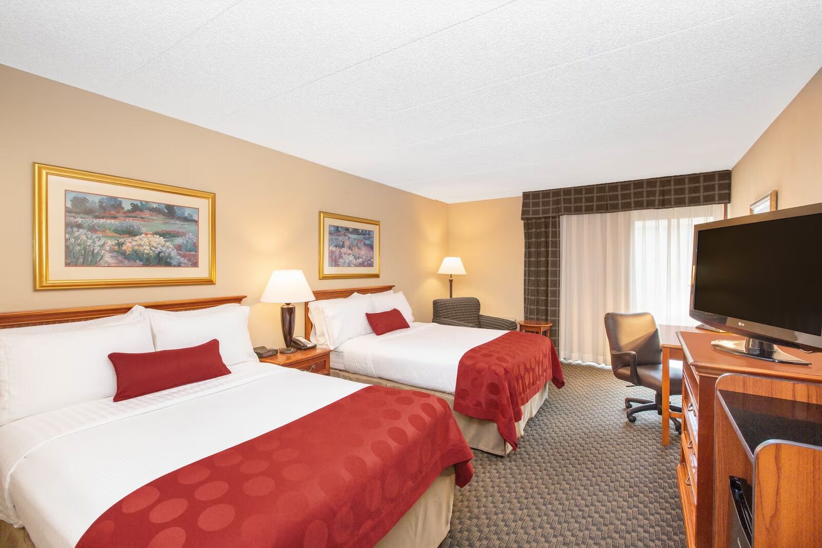 double queen room at ramada midtown