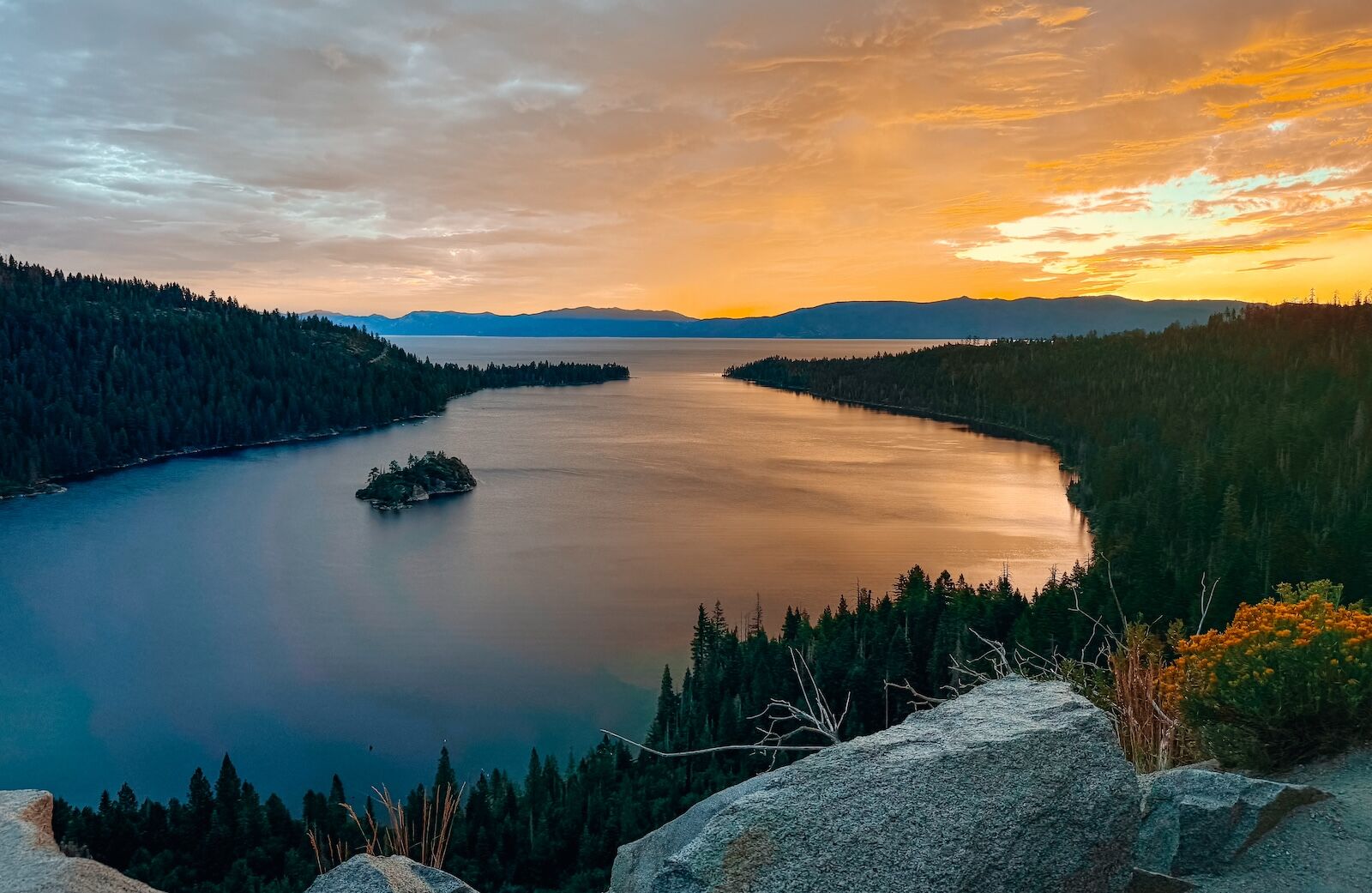 lake tahoe summer trip - crowds at emerald bay