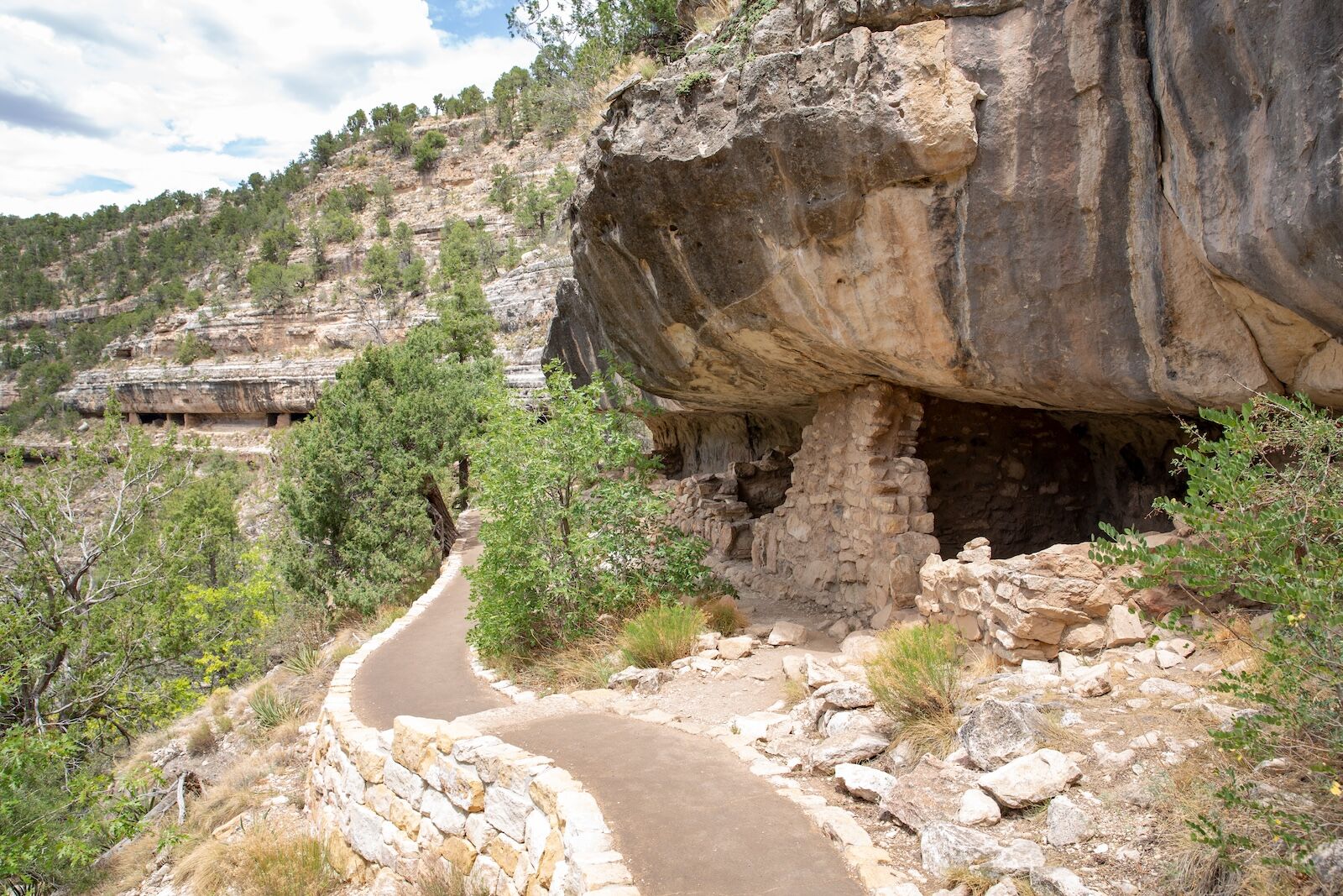 parks near route 66 - walnut canyon