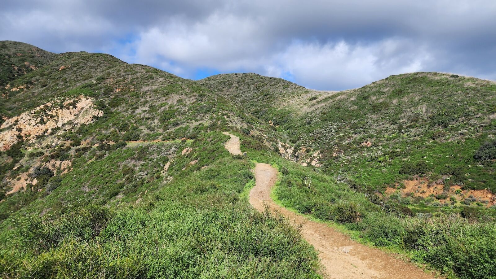 santa monica mountains hiking trails