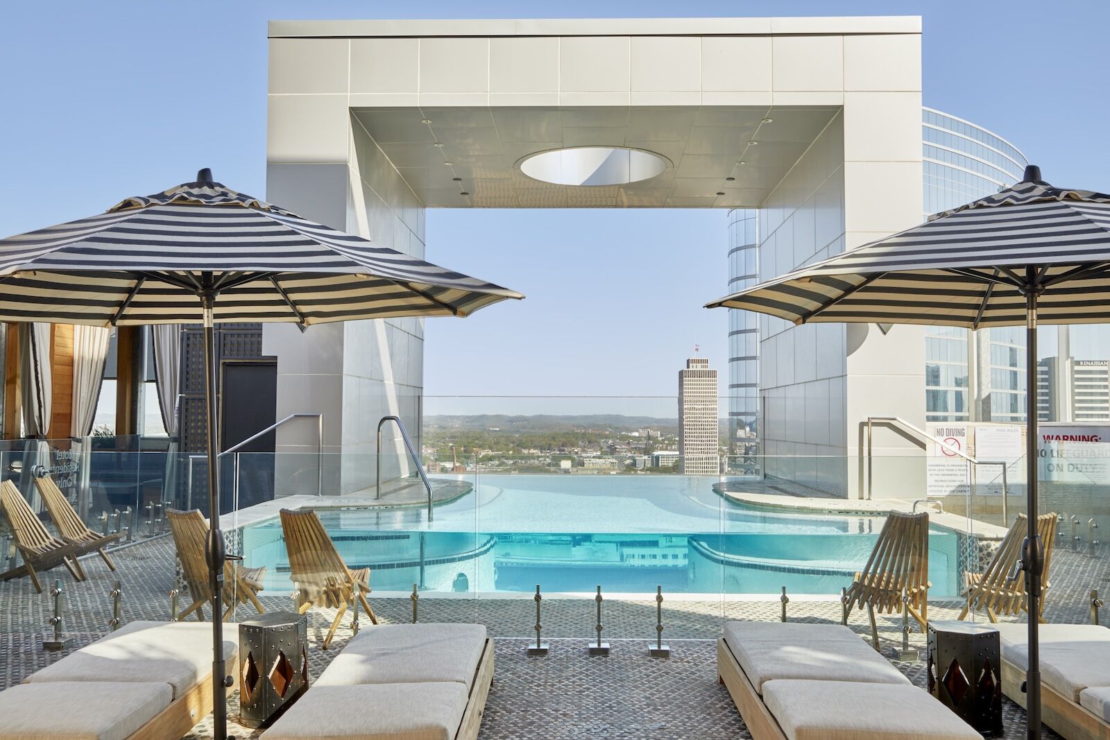 the rooftop pool at the westin nashville