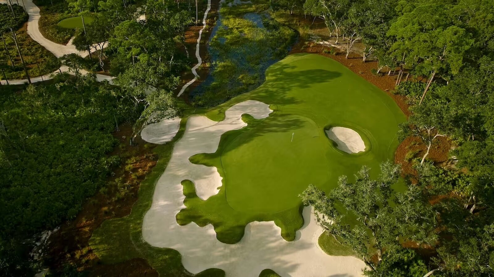 7th hole at concession golf club