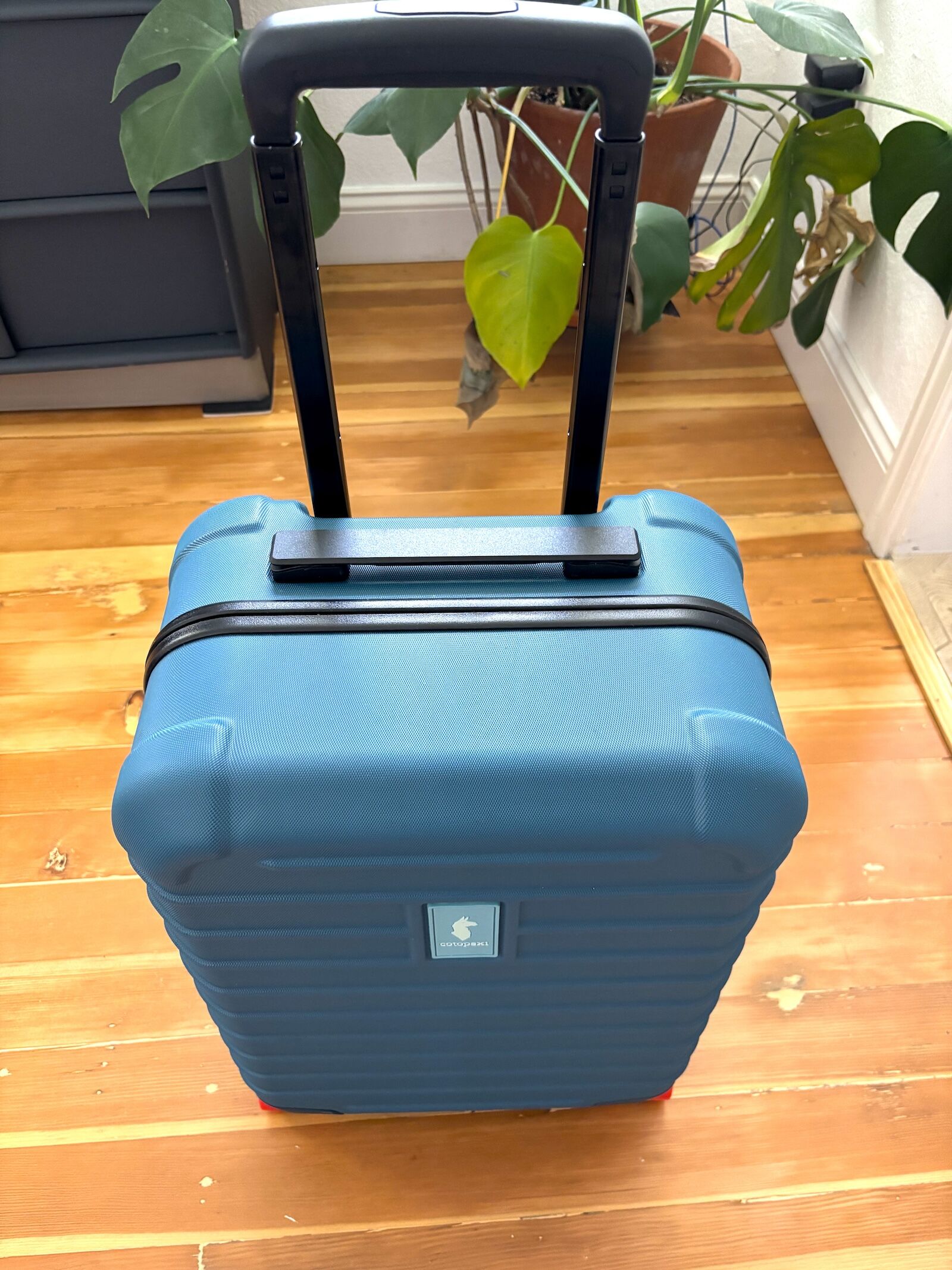 cotopaxi coraza luggage from above
