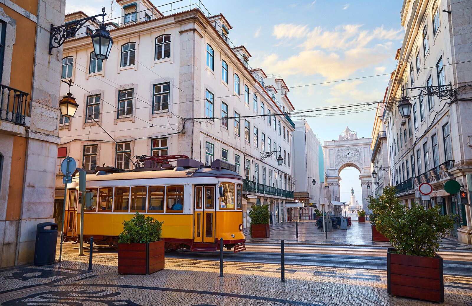 How TAP Air Portugal's LAX&ndash;Lisbon Nonstop Is Changing the Way LA Flies to Europe
