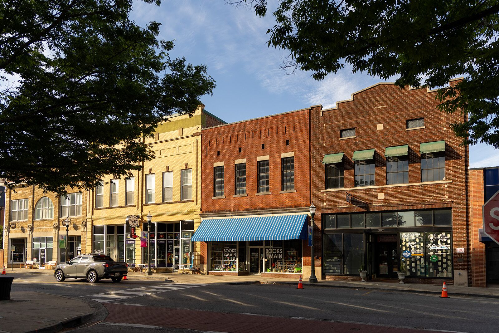Olde English District