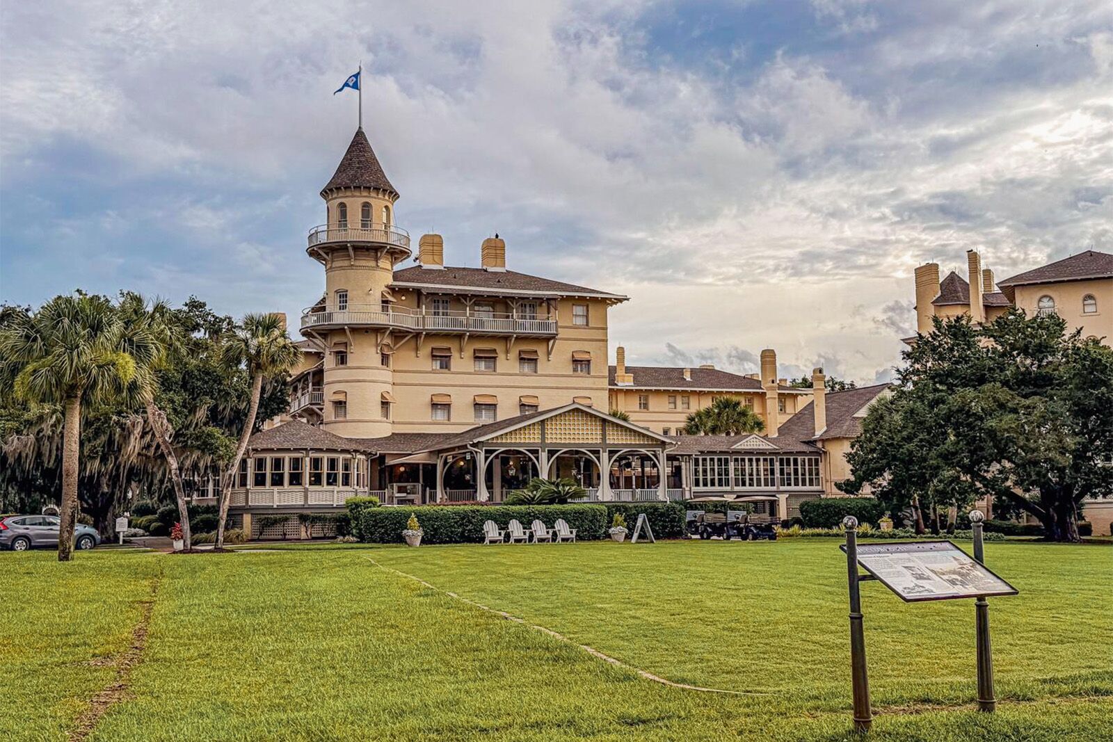 TravelWireDaily — The Georgia Island Where the Rockefellers Wintered Is Now Public, and This Resort Has 3 Ways to Stay