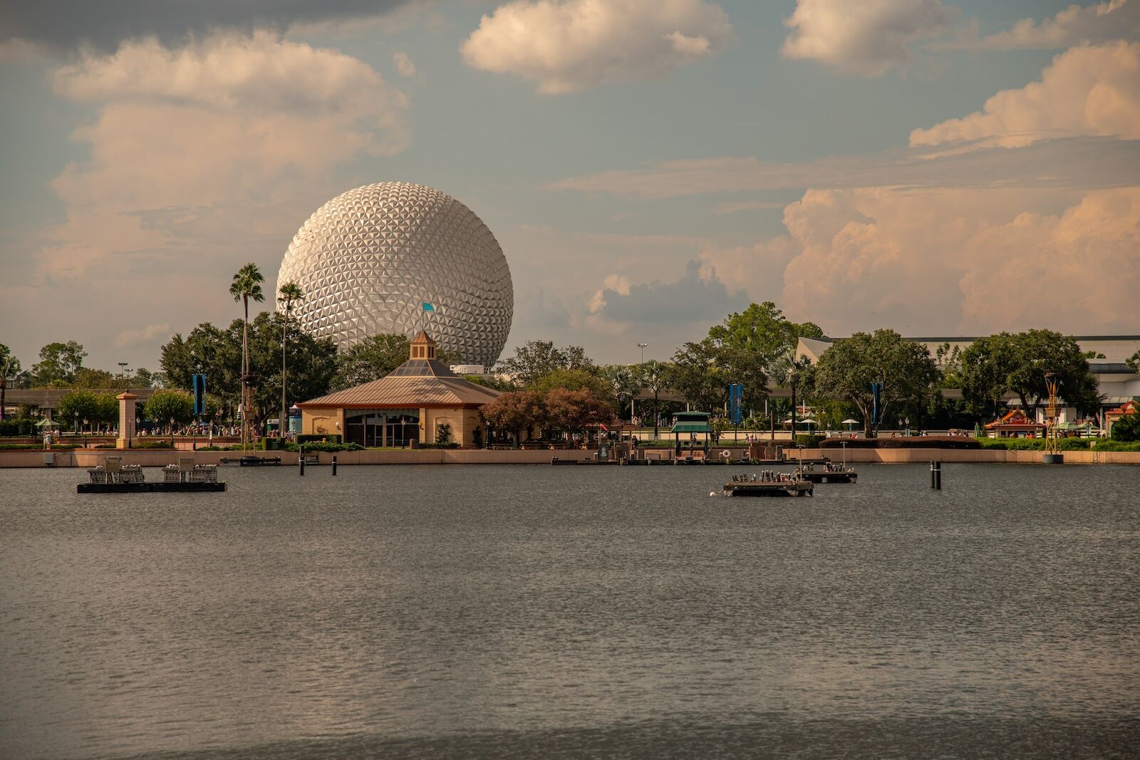 spaceship earth at epcot