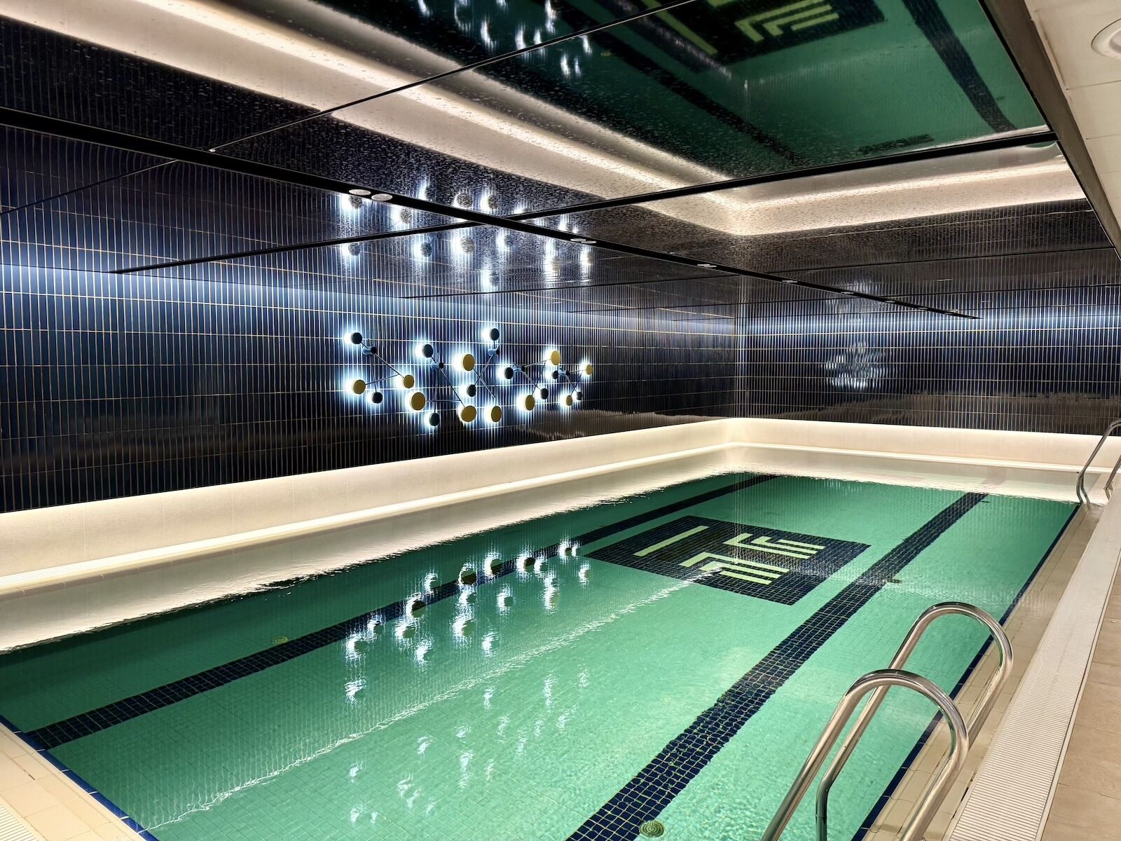 voco seoul indoor pool 