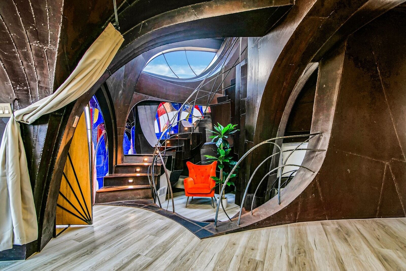 interior of robert bruno steel house