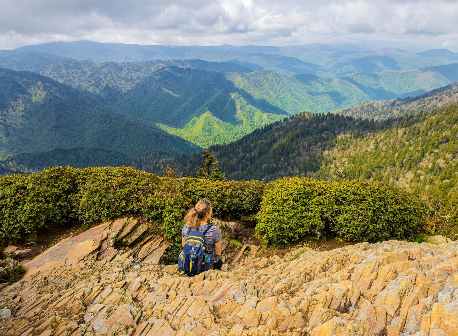 great smoky mountains np hiker