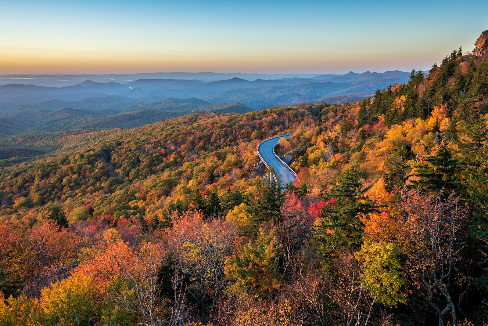 blue ridge parkway in autumn