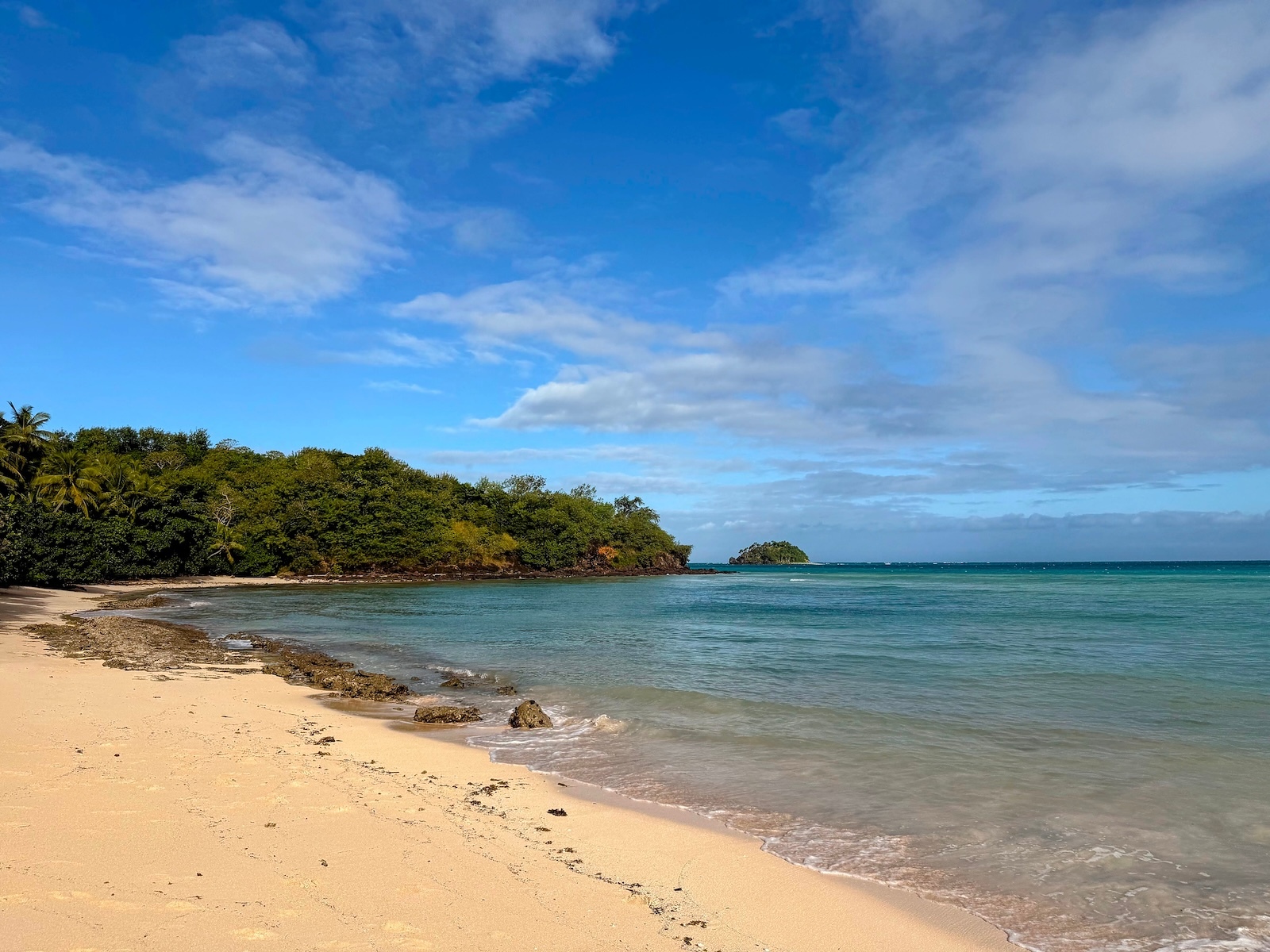 family-style dining hotels - beach at turtle island