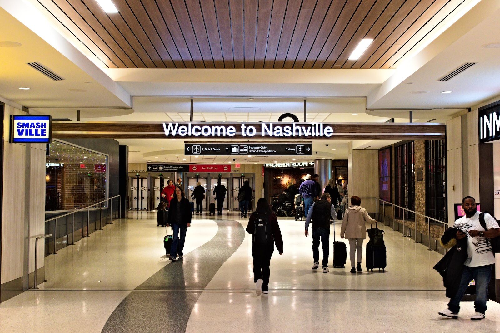 southwest airport lounges - nashville