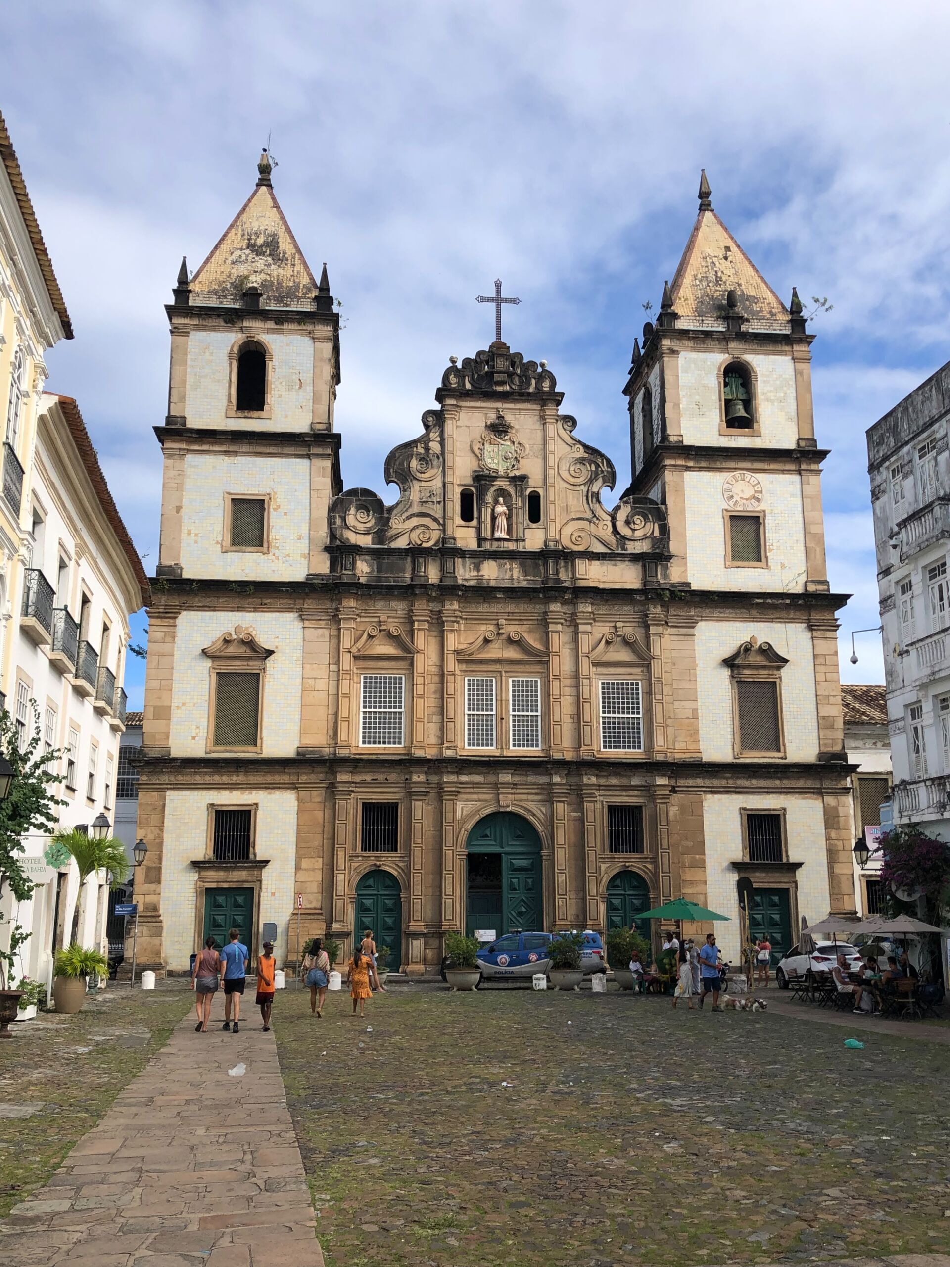 Builders finished S&atilde;o Francisco in the 18th century and gilded most of the interior.