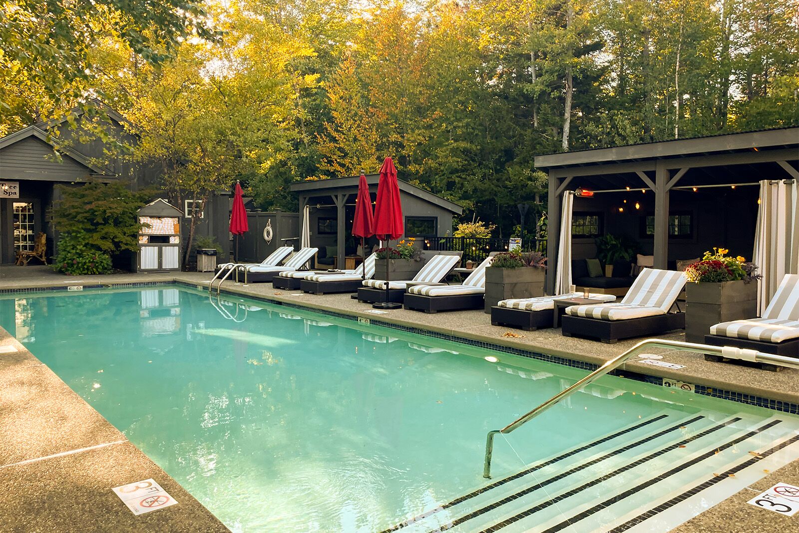 Catch This Woodsy Maine Resort’s Golden Weeks Before It Closes for the Winter