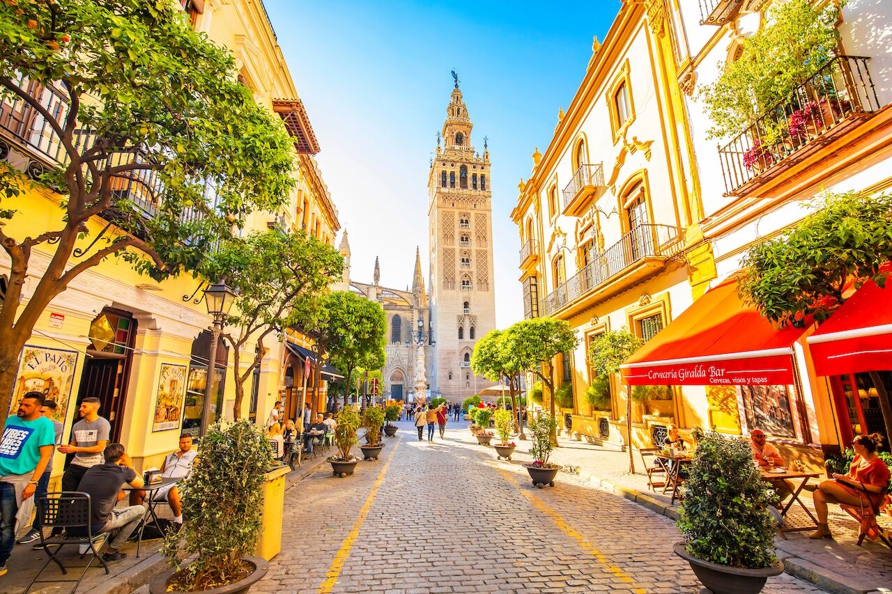 Las 6 calles de Sevilla de las que no querrás salir - Matador Español