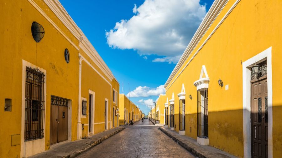 Izamal-Yucatan-Mexico-900x506.jpg